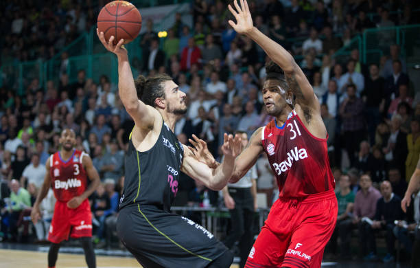 表现并不尽 表现并不尽